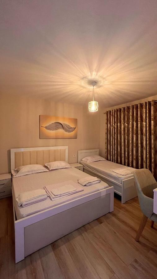 Klinti'S Apartment Berat Bagian luar foto